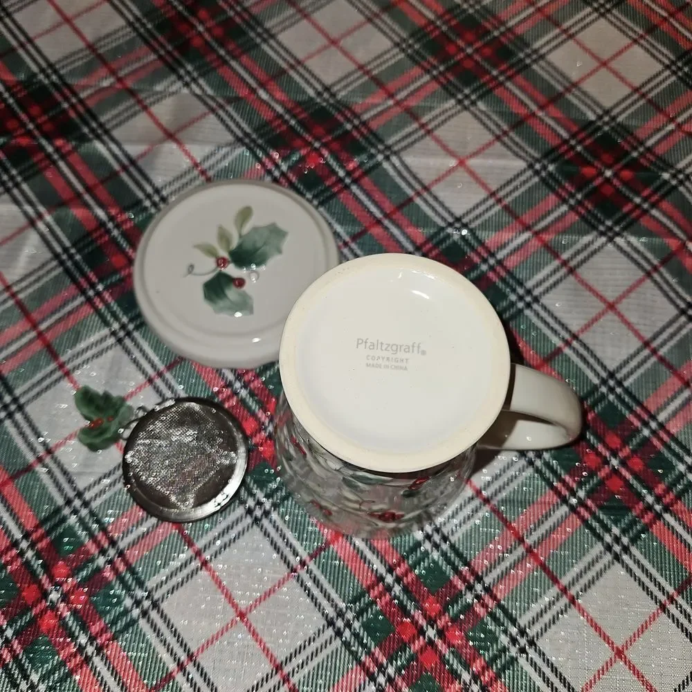 Pfaltzgraff winterberry pattern